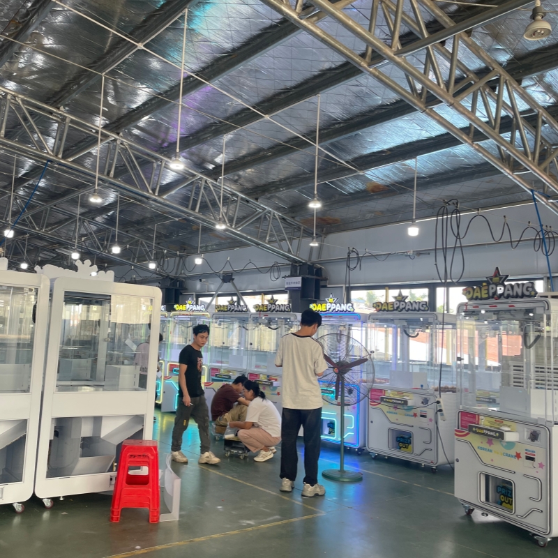 Claw Machine Manufacturer | Commercial Arcade Crane Machines for Global Export