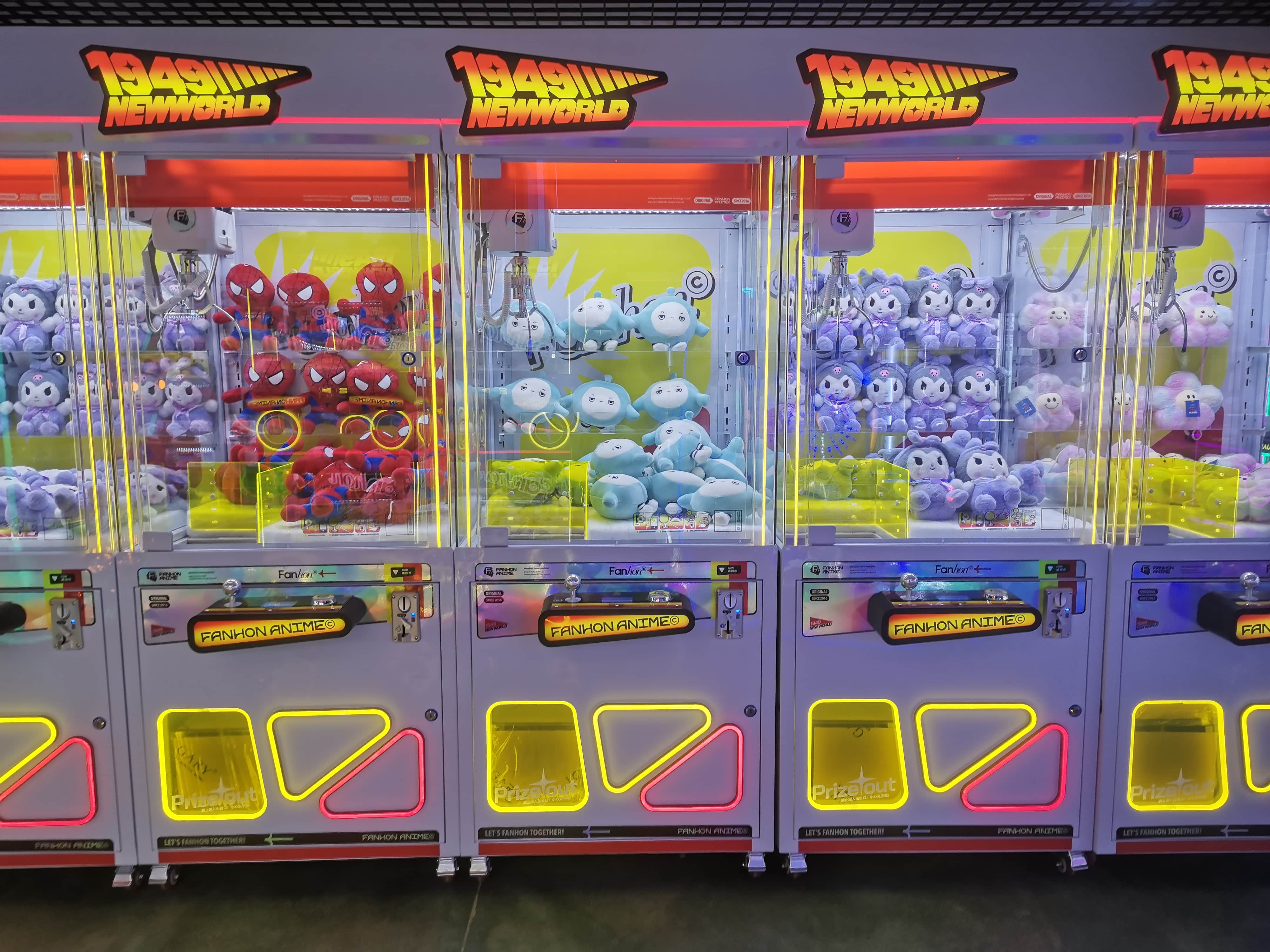 1949 NEW WORLD Claw Machine: Fun & Durable Toy Claw Machine for Arcades, Malls & Events