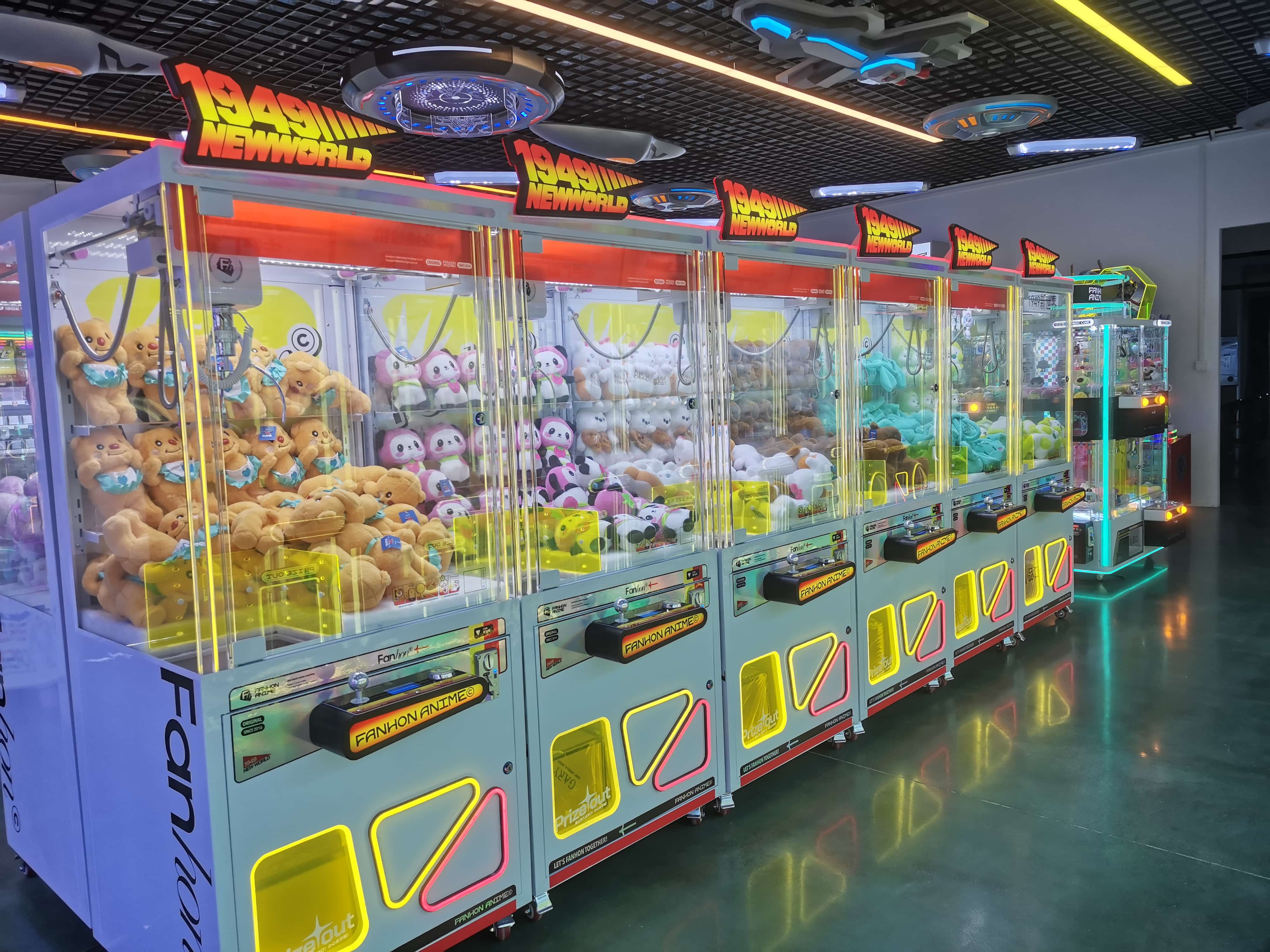 1949NEWWORLD MINI 4 Claw Machine: Fun & Durable Toy Claw Machine for Arcades, Malls & Events